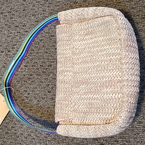 SMALL CUTE STRAW HAND BAG WITH COLORFUL POM POM - Picture 8 of 12